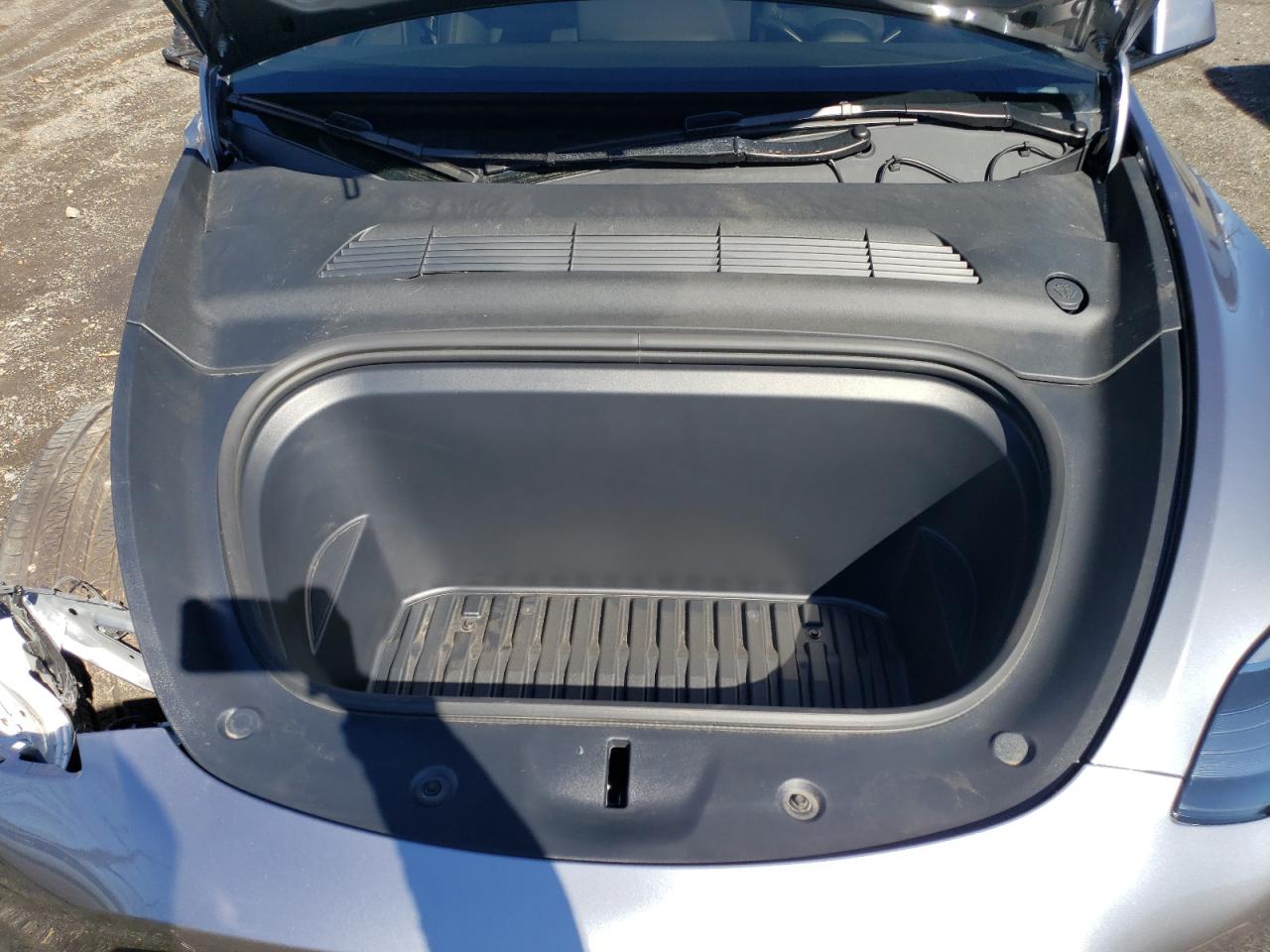 2024 TESLA MODEL Y  VIN:7SAYGDEE3RA322303