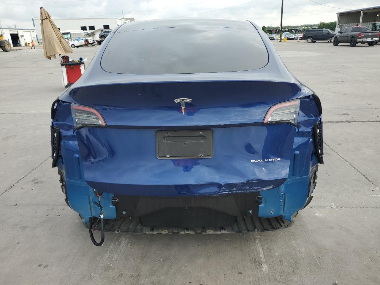 2023 TESLA MODEL Y  VIN:7SAYGDEE8PA160777