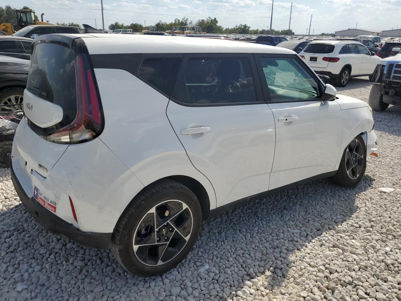 2023 KIA SOUL EX VIN:KNDJ33AU9P7866585