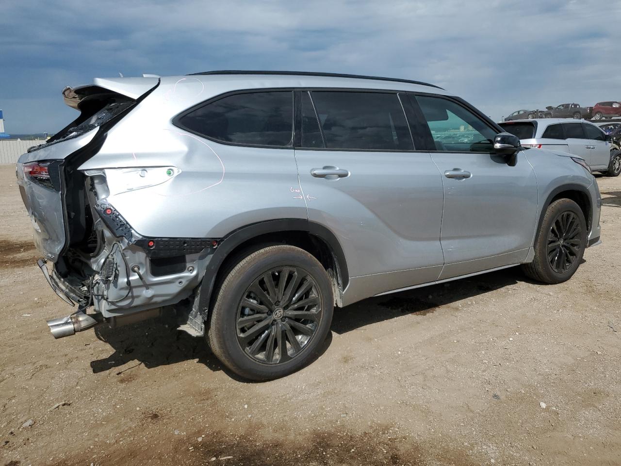 2024 TOYOTA HIGHLANDER LE VIN:5TDKDRBH8RS532465