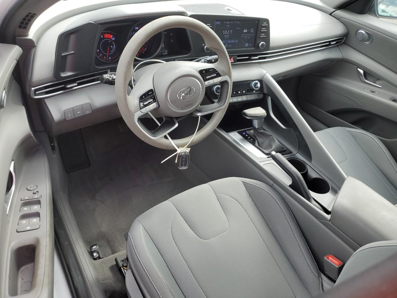 2022 HYUNDAI ELANTRA SEL VIN:5NPLM4AG7NH073686