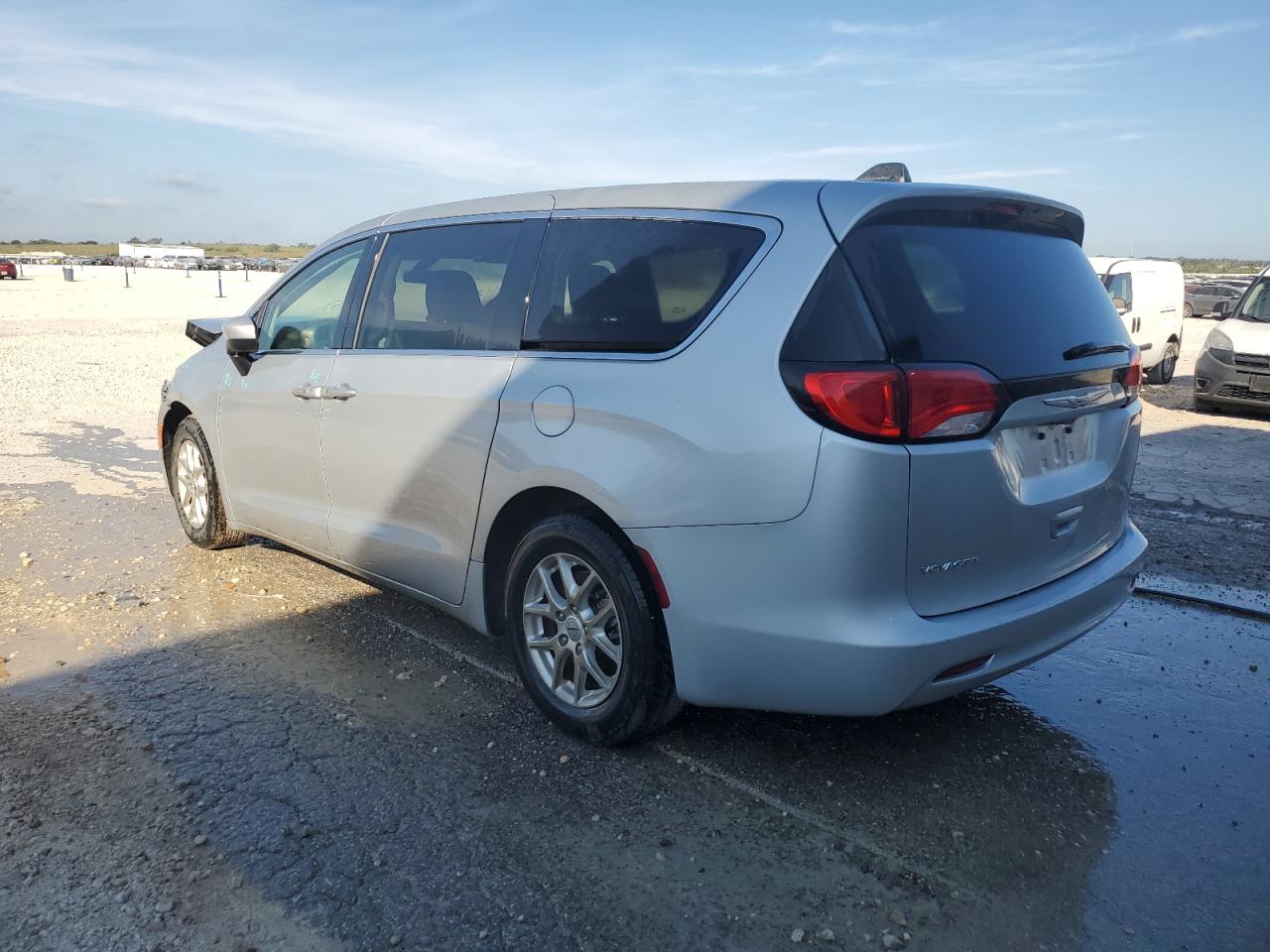 2022 CHRYSLER VOYAGER LX VIN:2C4RC1CG2NR141565