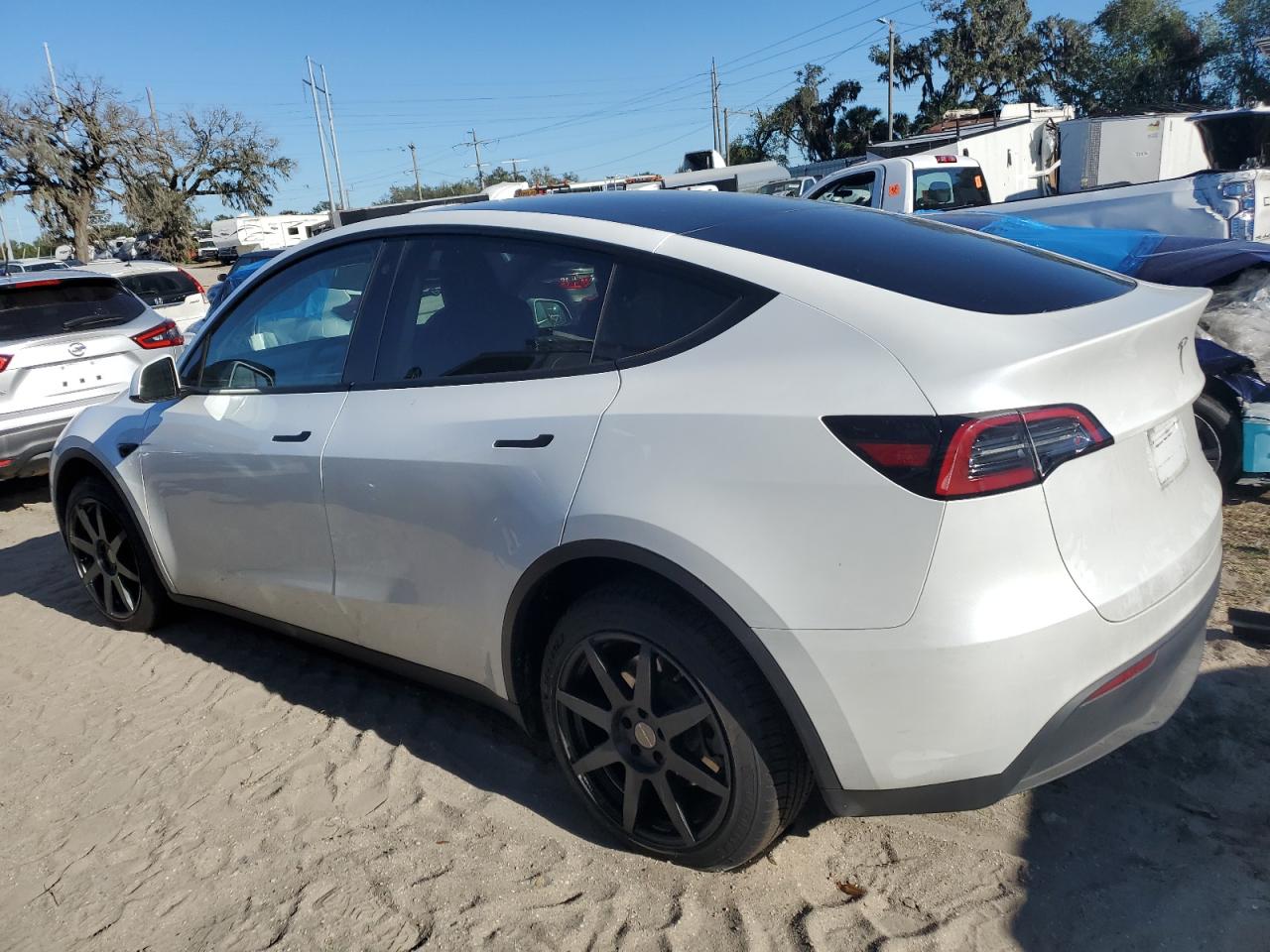 2023 TESLA MODEL Y  VIN:7SAYGDEEXPA114111