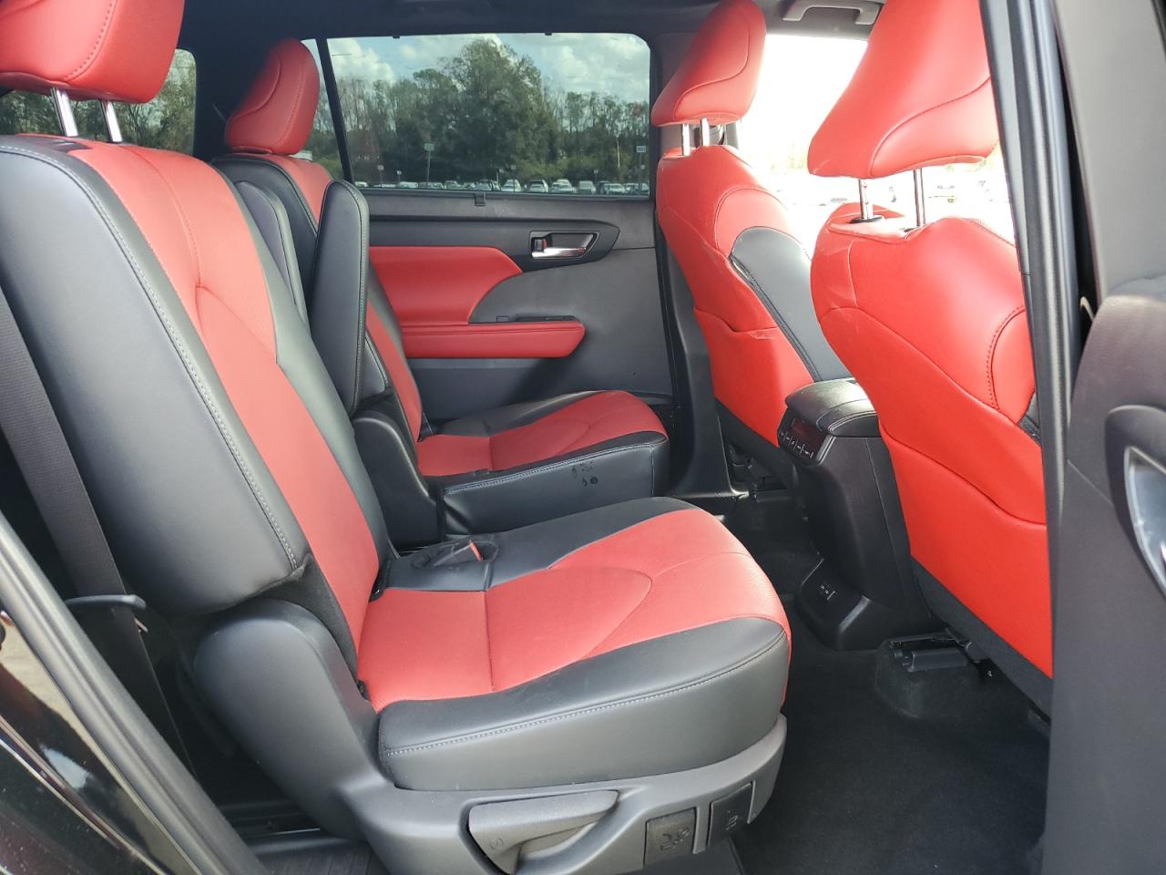 2024 TOYOTA HIGHLANDER LE VIN:5TDKDRAH0RS540089