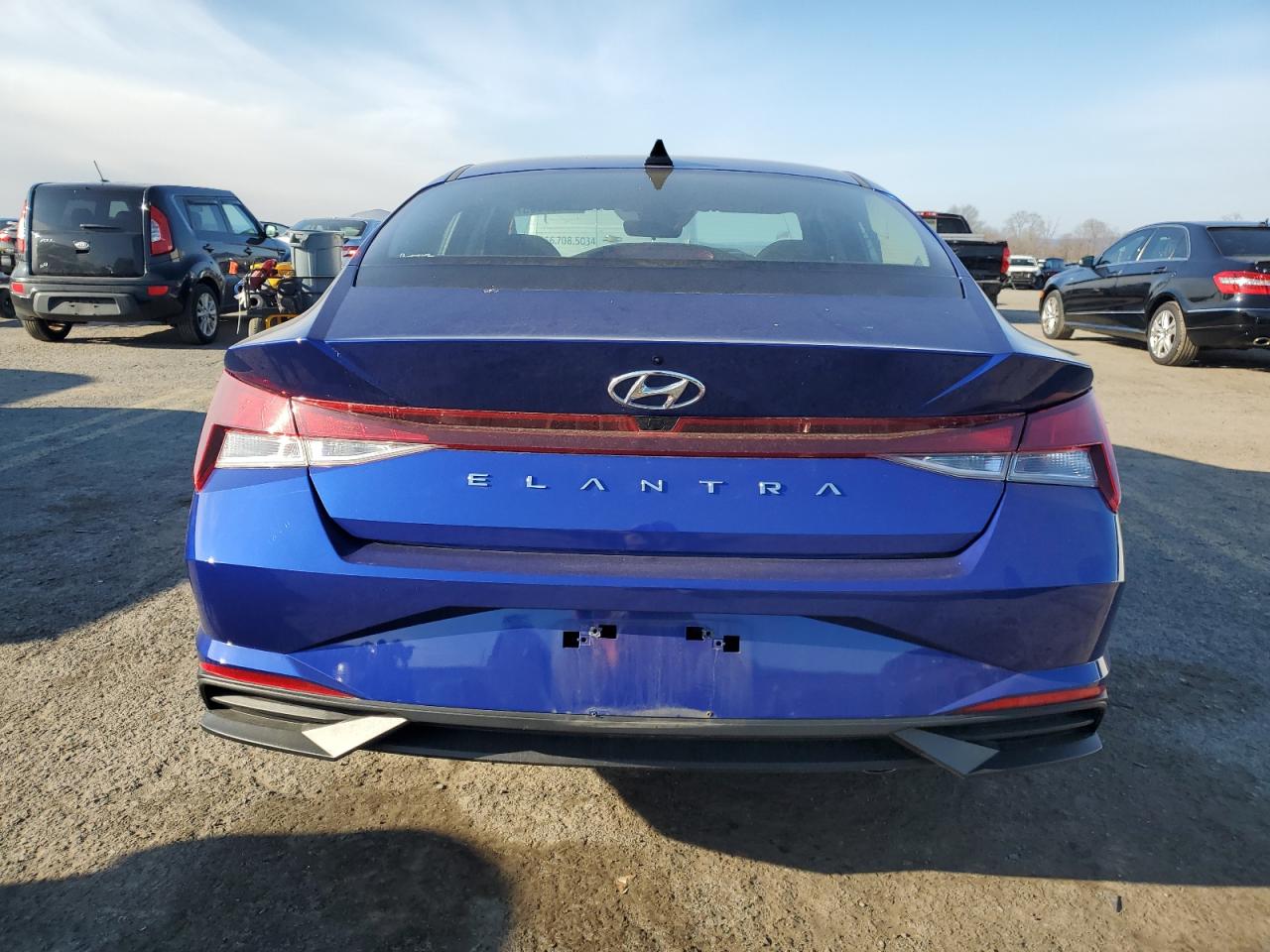 2023 HYUNDAI ELANTRA SEL VIN:5UXTR7C50KLF29583