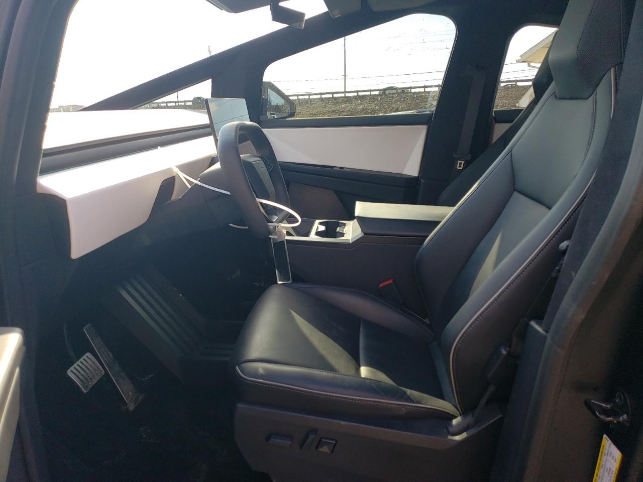2024 TESLA CYBERTRUCK  VIN:7G2CEHED6RA006192