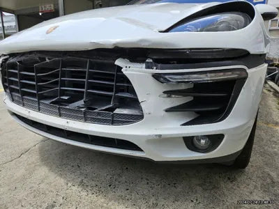 2016 Porsche Macan VIN: