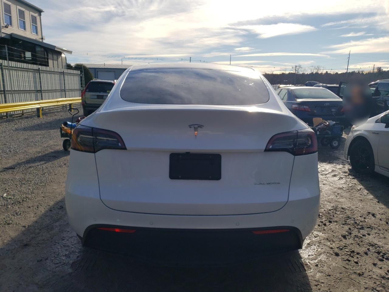 2022 TESLA MODEL Y  VIN:7SAYGDEE8NF435001
