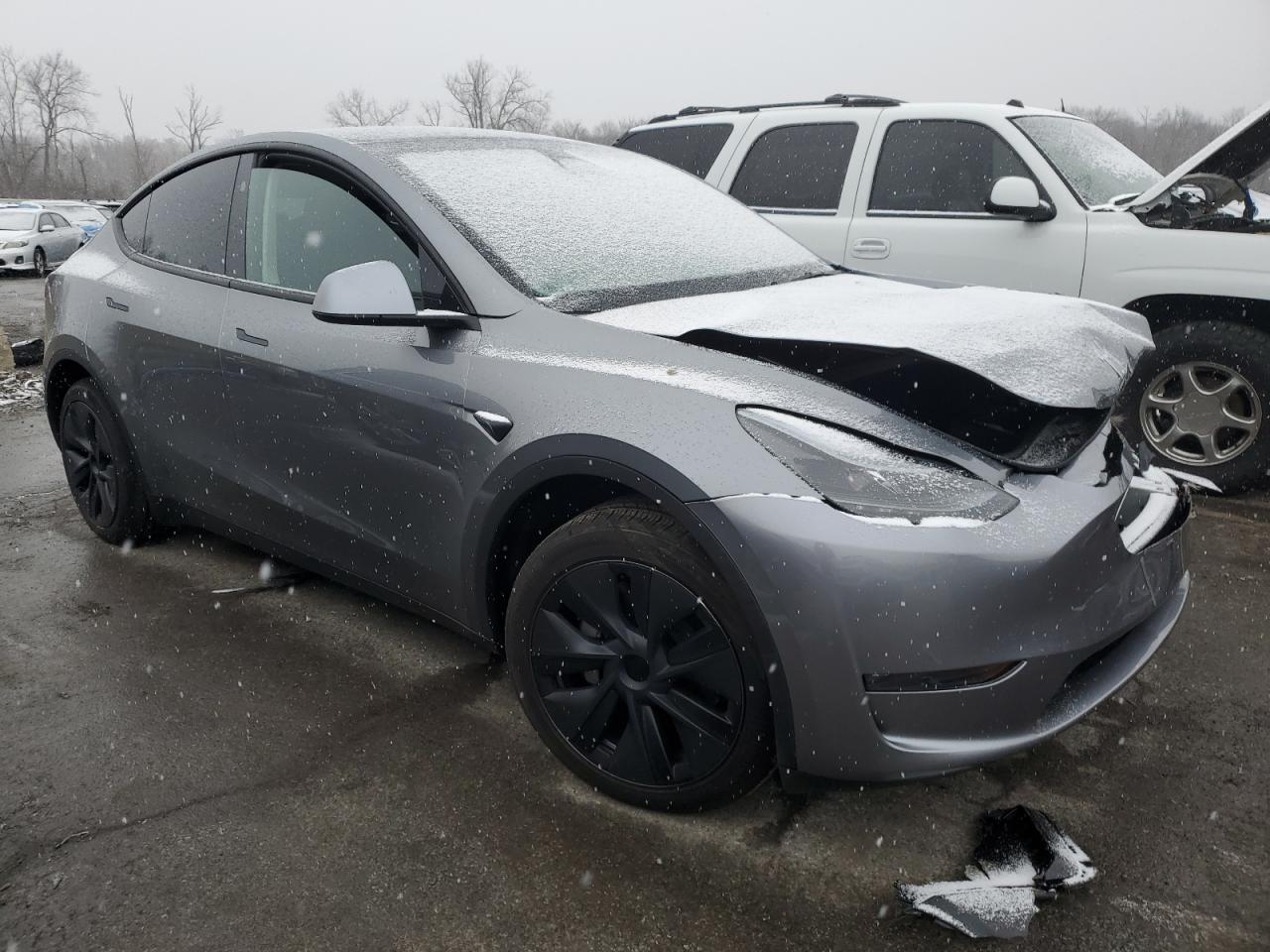 2024 TESLA MODEL Y  VIN:7SAYGAEE3RF185770