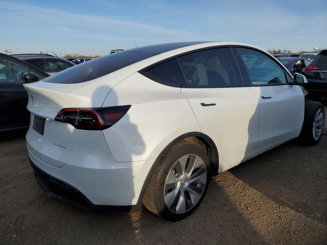 2022 TESLA MODEL Y  VIN:7SAYGAEE5NF390016
