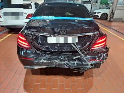 2018 Mercedes-Benz E 300 WDDZF4JB1JA360425 VIN:WDDZF4JB1JA360425
