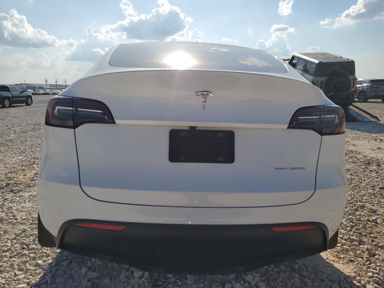 2023 TESLA MODEL Y  VIN:7SAYGDEE1PA147630