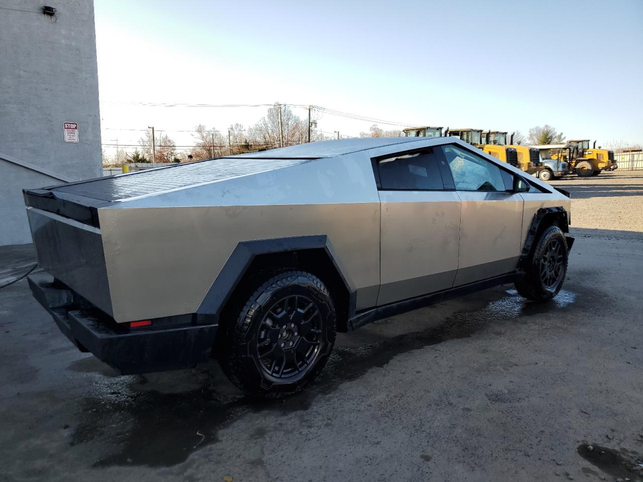 2024 TESLA CYBERTRUCK  VIN:7G2CEHEE3RA017028