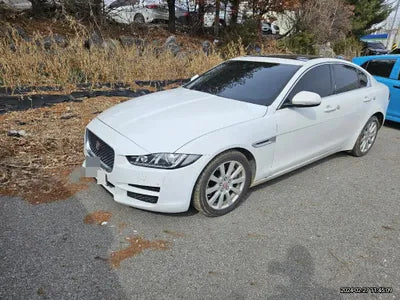 2016 Jaguar XE VIN: