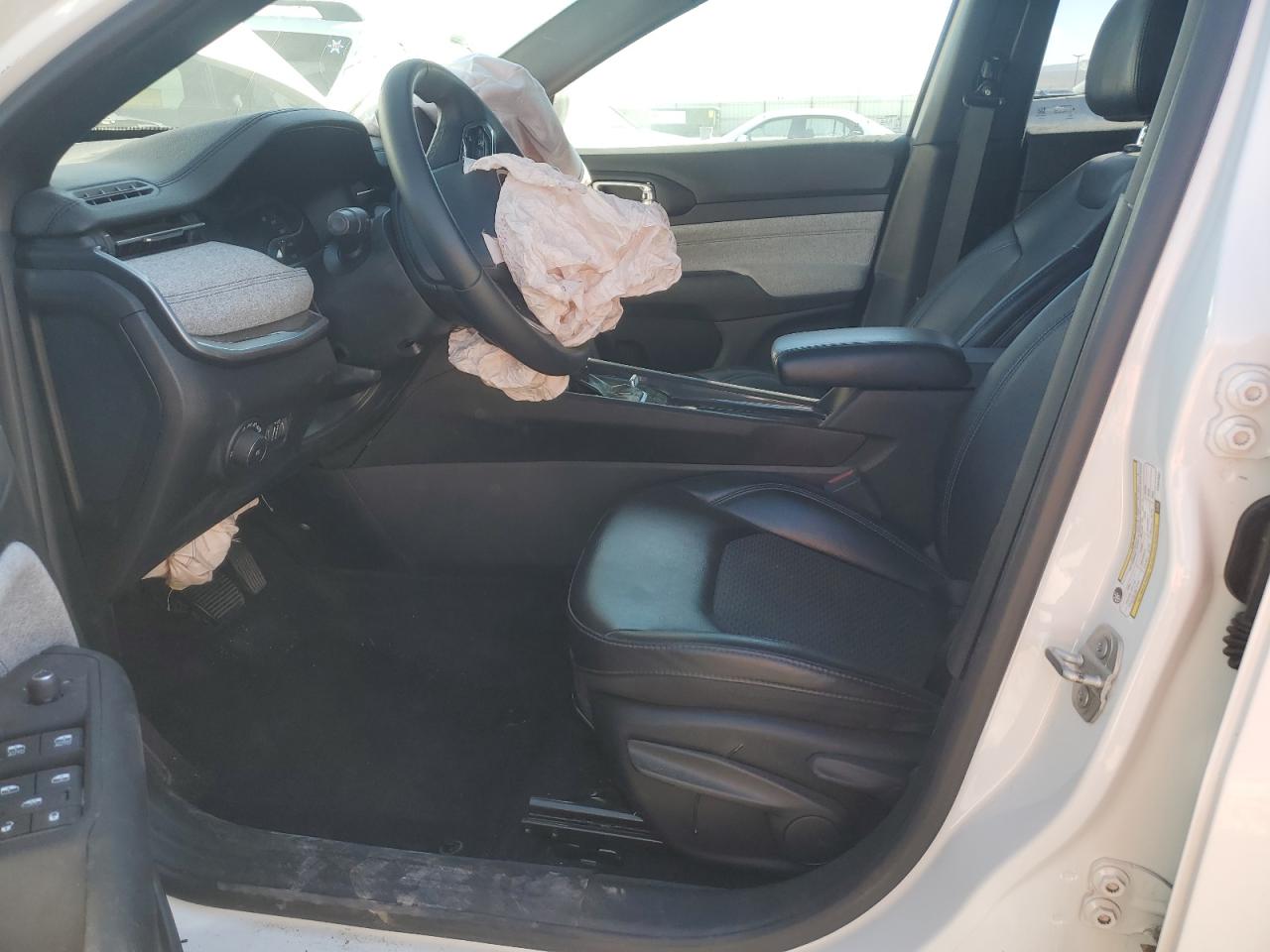 2023 JEEP COMPASS LATITUDE VIN:3C4NJDBN5PT561987