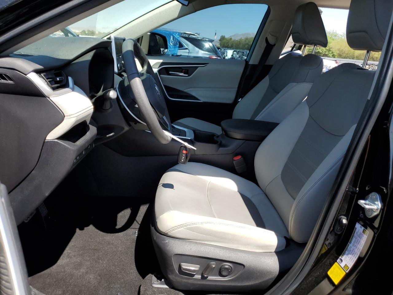 2023 TOYOTA RAV4 XLE PREMIUM VIN:2T3C1RFV0PW261667