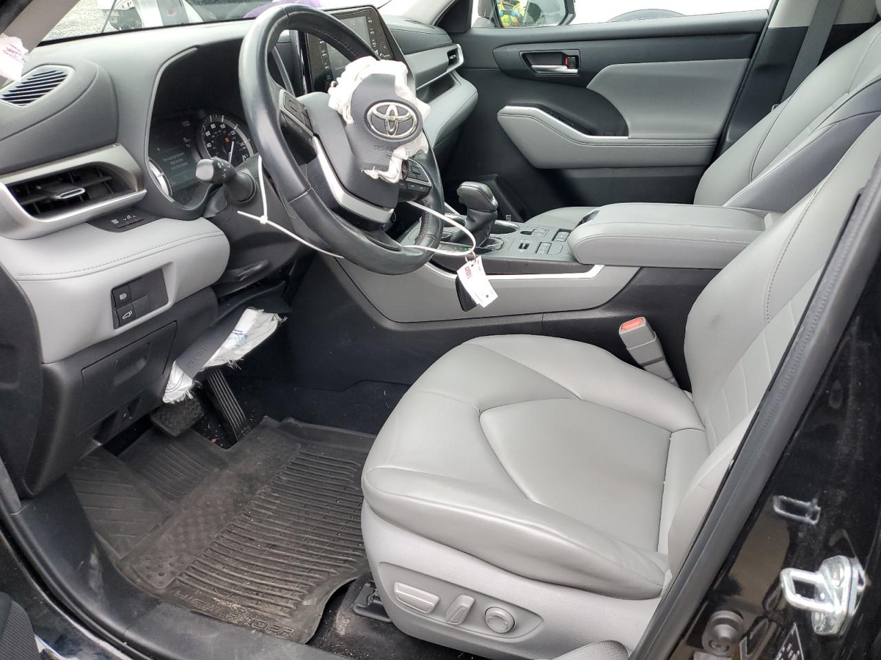 2022 TOYOTA HIGHLANDER XLE VIN:5TDGZRBH3NS570302