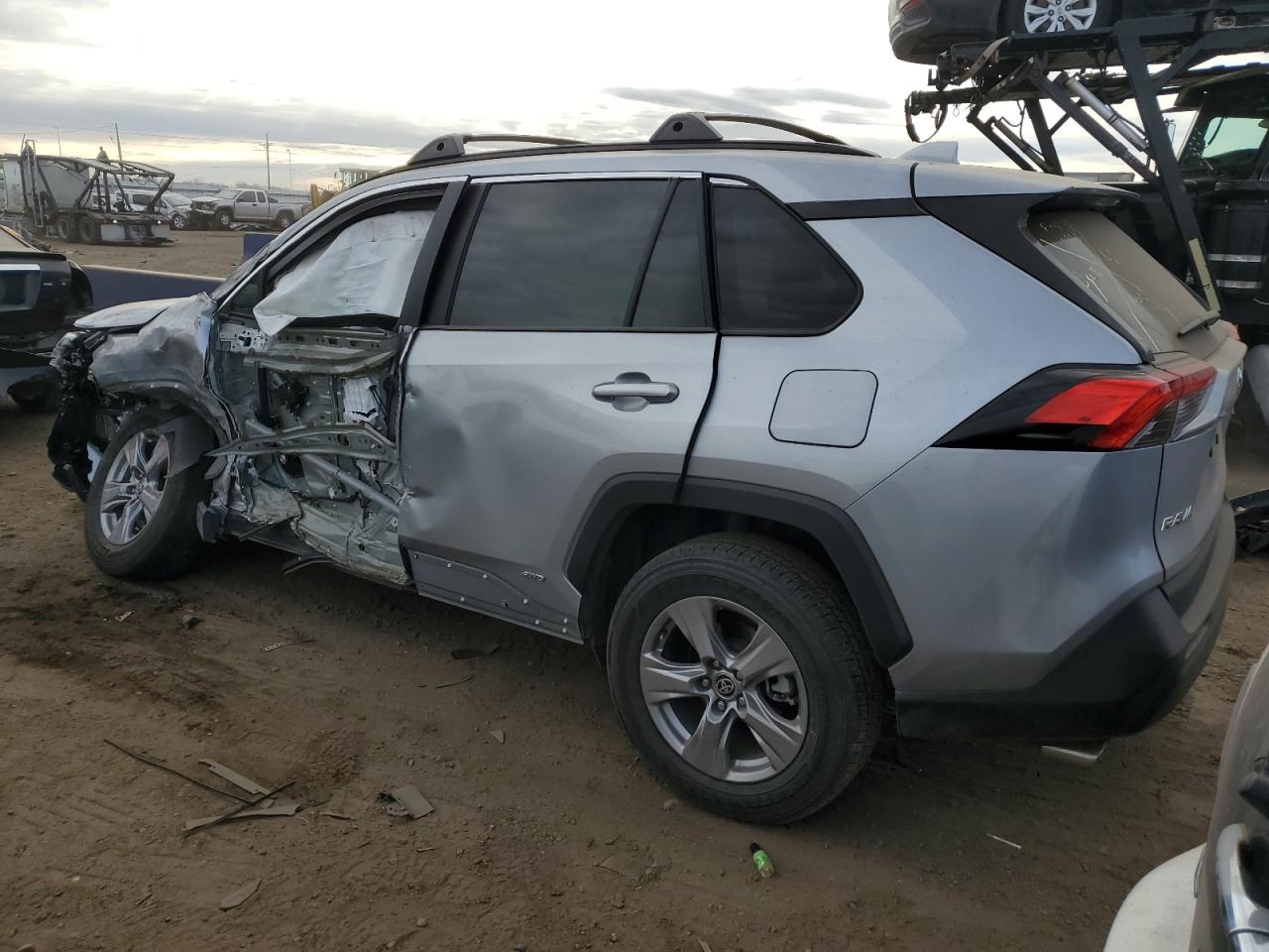 2022 TOYOTA RAV4 XLE VIN:2T3RWRFVXNW141268