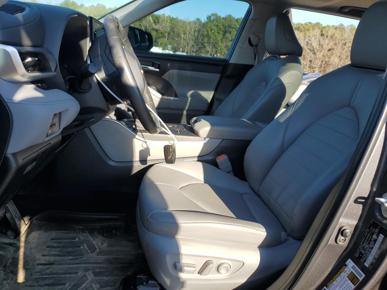 2022 TOYOTA HIGHLANDER XLE VIN:5TDGZRAHXNS111351