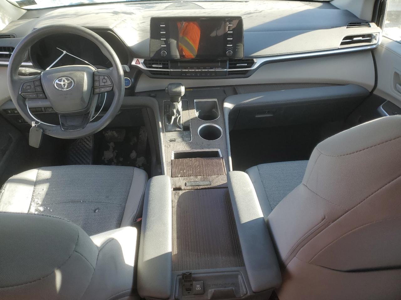 2024 TOYOTA SIENNA LE VIN:3CZRZ2H52RM736564