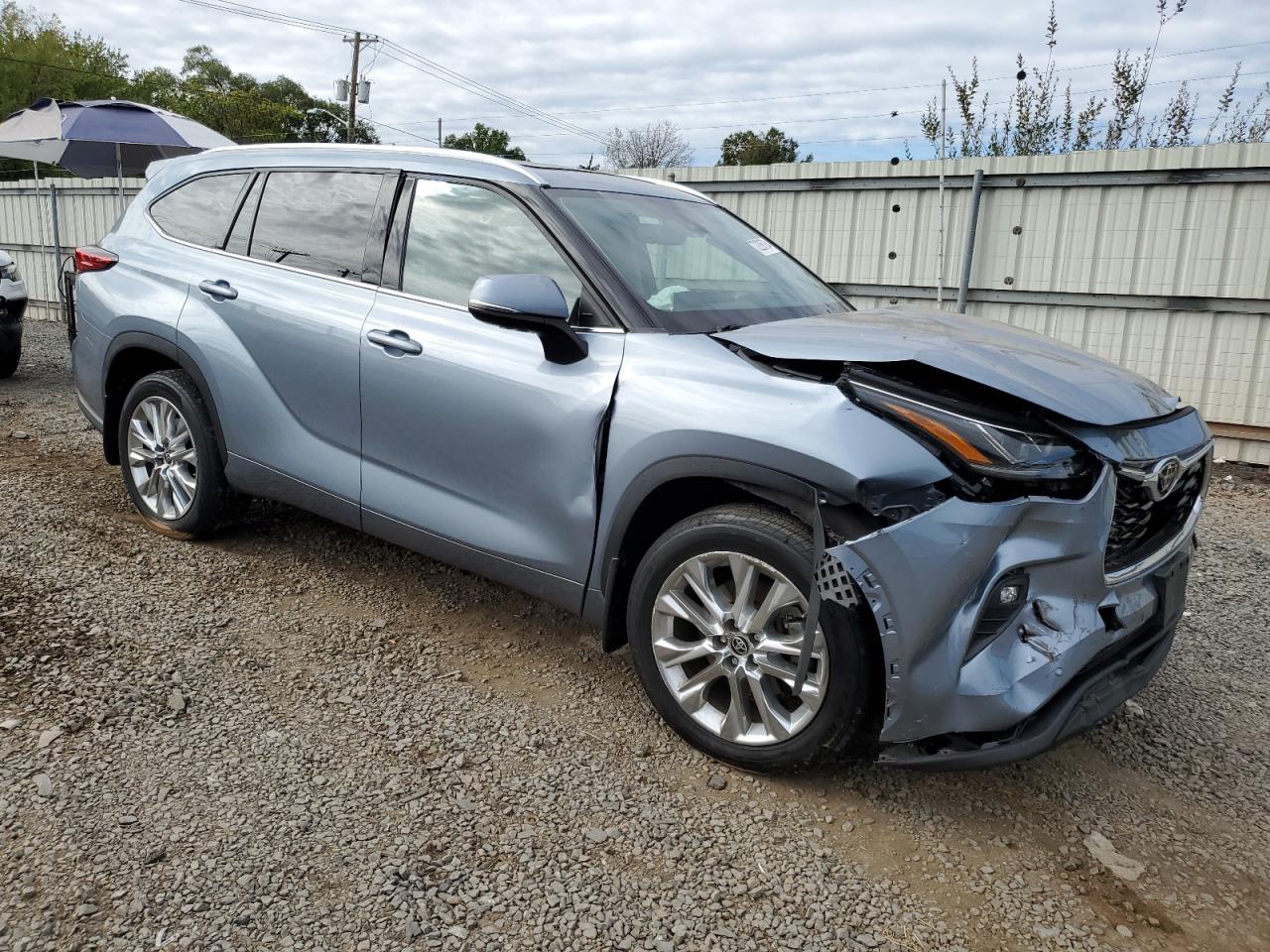 2022 TOYOTA HIGHLANDER LIMITED VIN:5TDDZRBH8NS183652