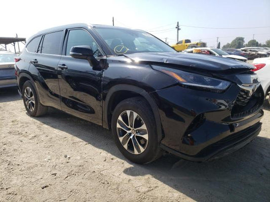 2021 TOYOTA HIGHLANDER XLE VIN: 5TDHZRAH0MS040020