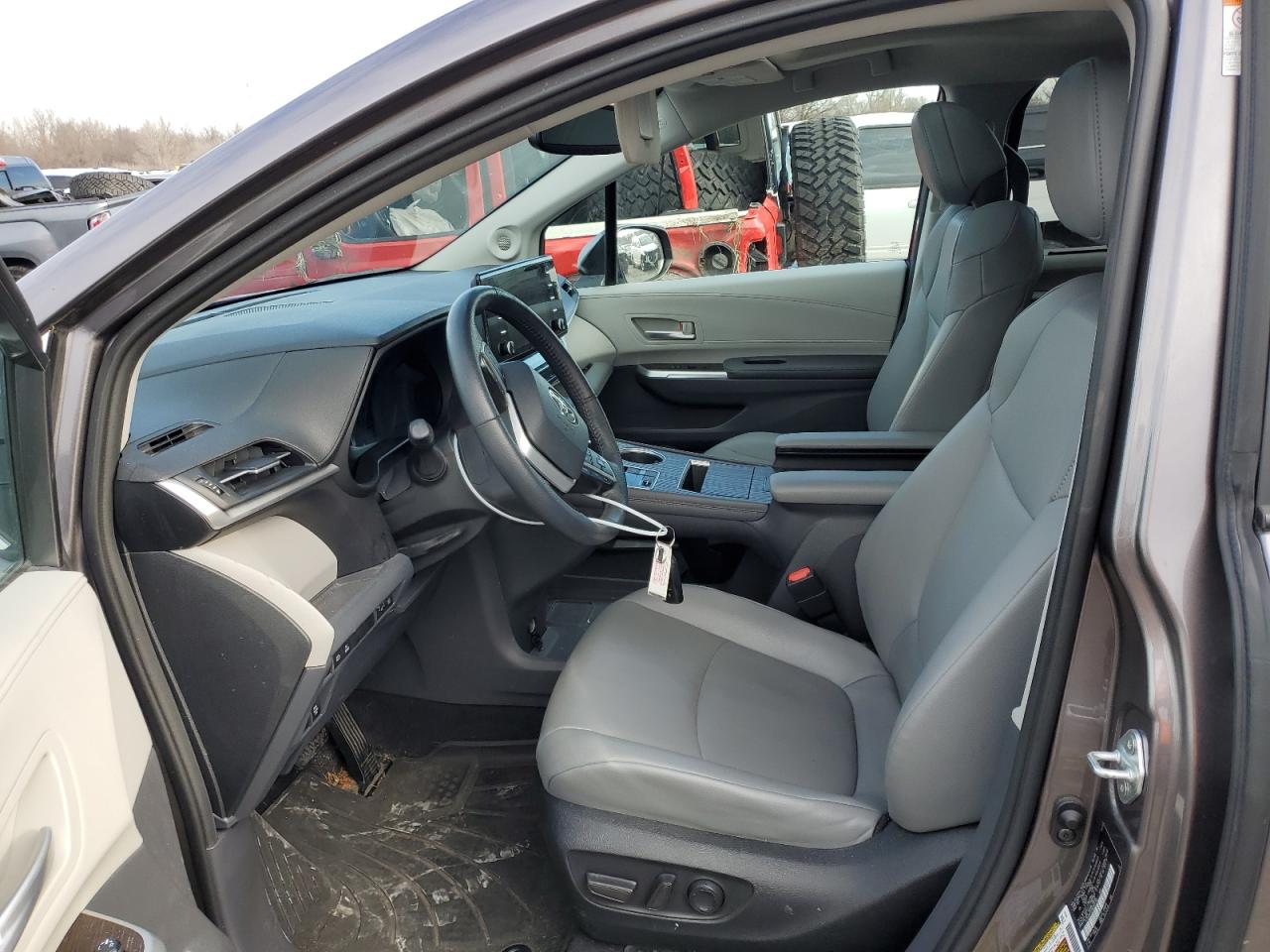 2022 TOYOTA SIENNA XLE VIN:5TDJSKFC2NS046154