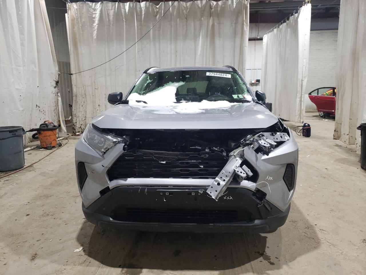 2022 TOYOTA RAV4 LE VIN:JTMLWRFVXND148160