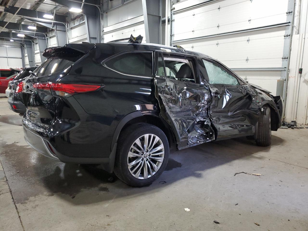 2022 TOYOTA HIGHLANDER PLATINUM VIN:5TDFZRBHXNS188747