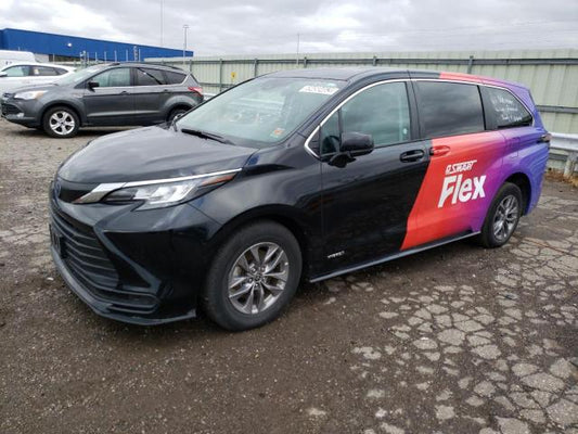 2021 TOYOTA SIENNA LE VIN: 5TDKRKEC2MS047224