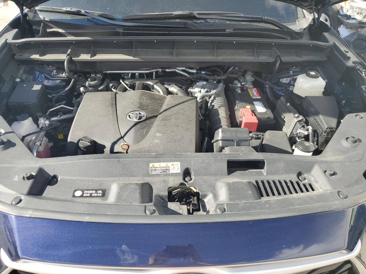 2022 TOYOTA HIGHLANDER XLE VIN:5TDHZRBH9NS200038