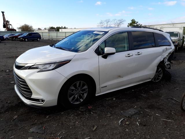 2021 TOYOTA SIENNA XLE VIN: 5TDJRK***********