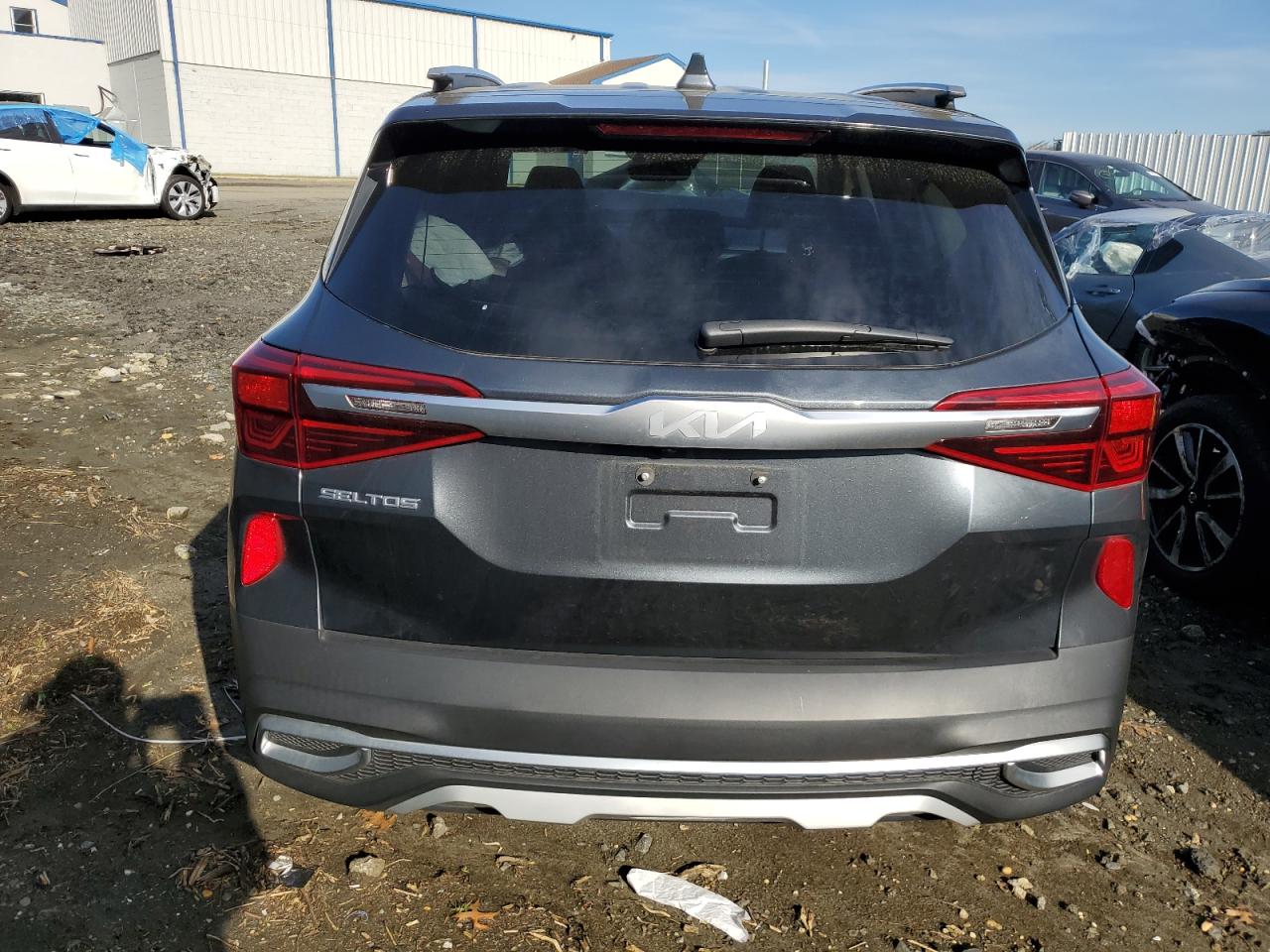 2023 KIA SELTOS SX VIN:KNDETCA21P7435898