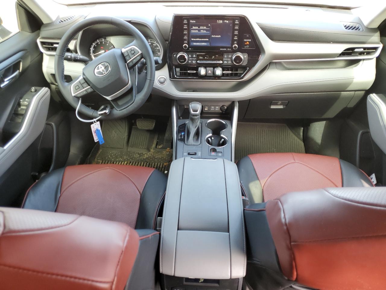 2022 TOYOTA HIGHLANDER XLE VIN:5TDGZRAH4NS135404