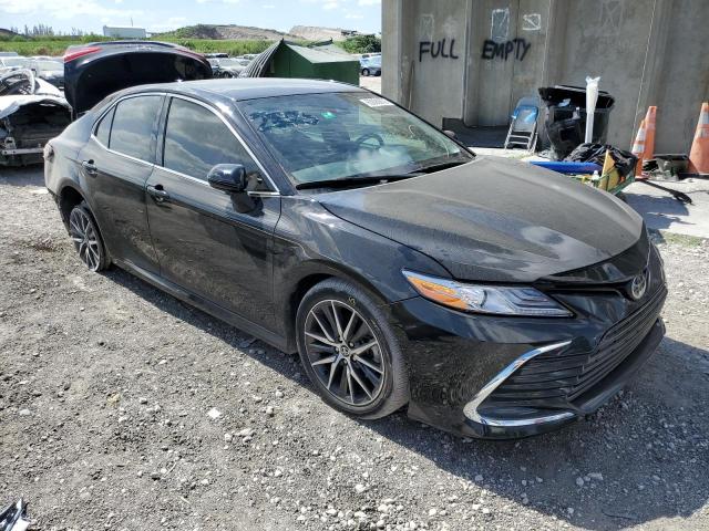 2021 TOYOTA CAMRY XLE VIN: 4T1F11AK6MU572276