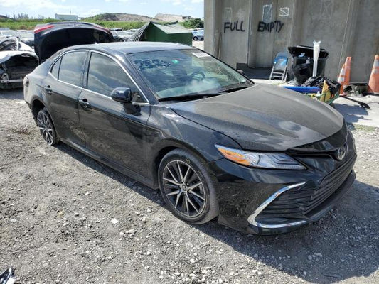 2021 TOYOTA CAMRY XLE VIN: 4T1F11AK6MU572276
