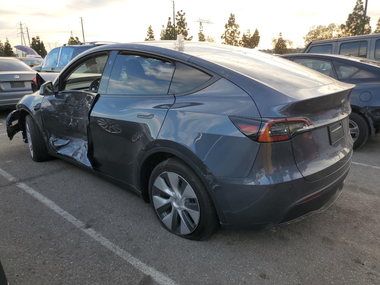 2023 TESLA MODEL Y  VIN:7SAYGDEE3PA152103