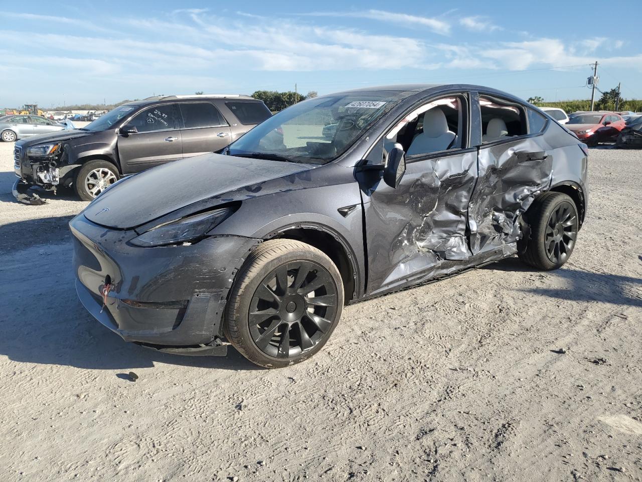 2023 TESLA MODEL Y  VIN:7SAYGDEE0PA204917