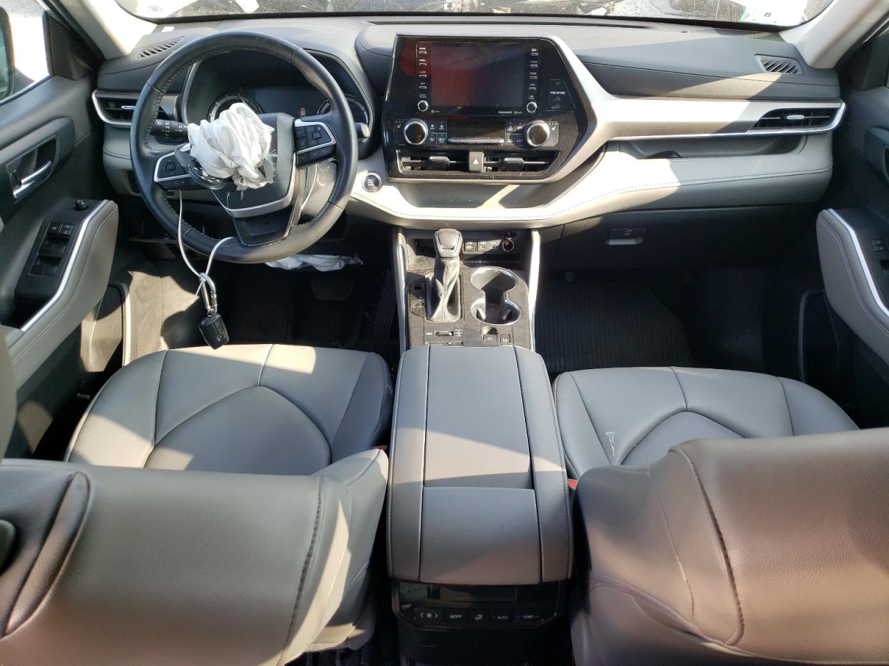 2022 TOYOTA HIGHLANDER XLE VIN:5TDGZRBH9NS230183