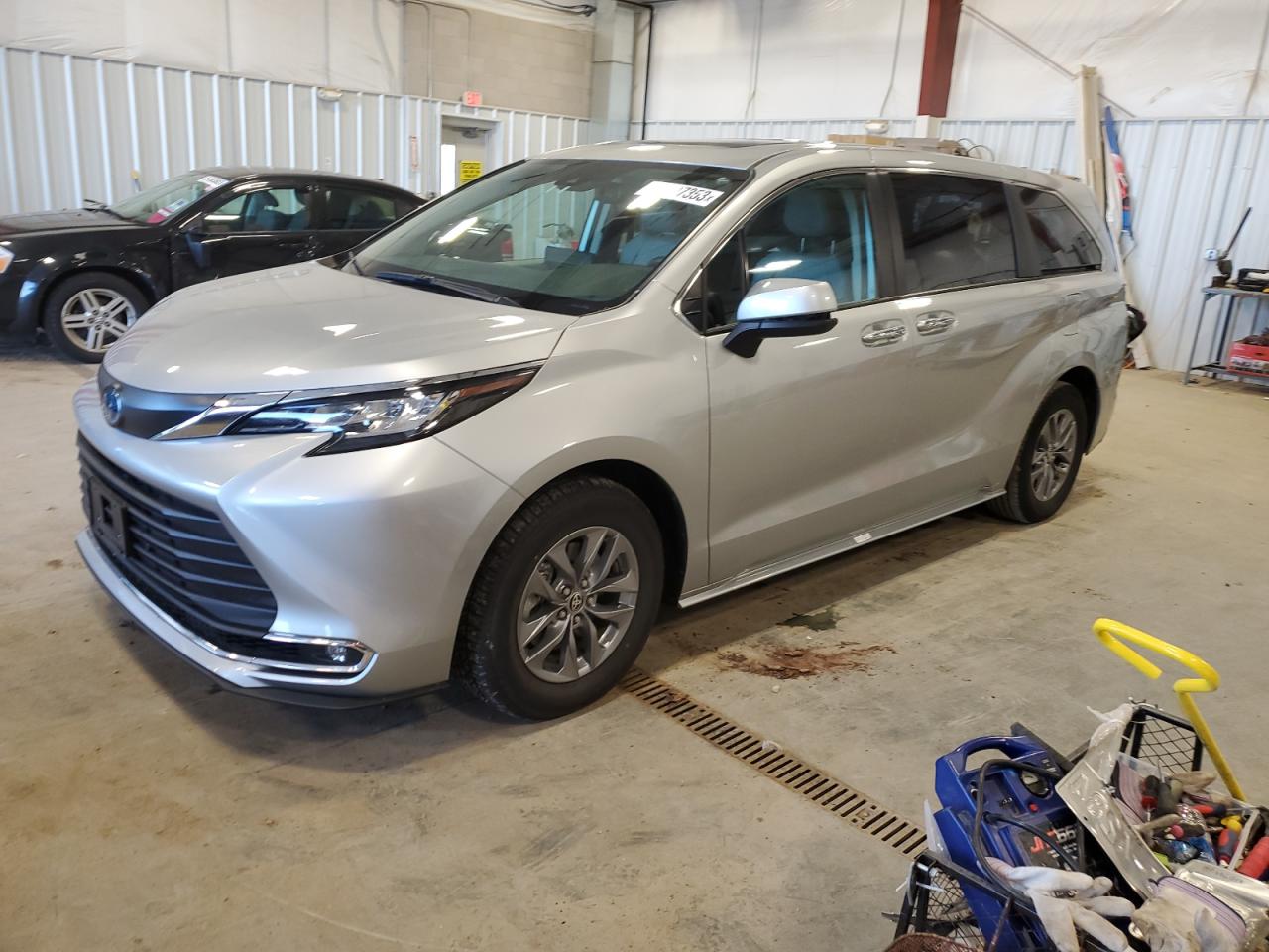 2022 TOYOTA SIENNA XLE VIN:5TDYRKEC8NS083771