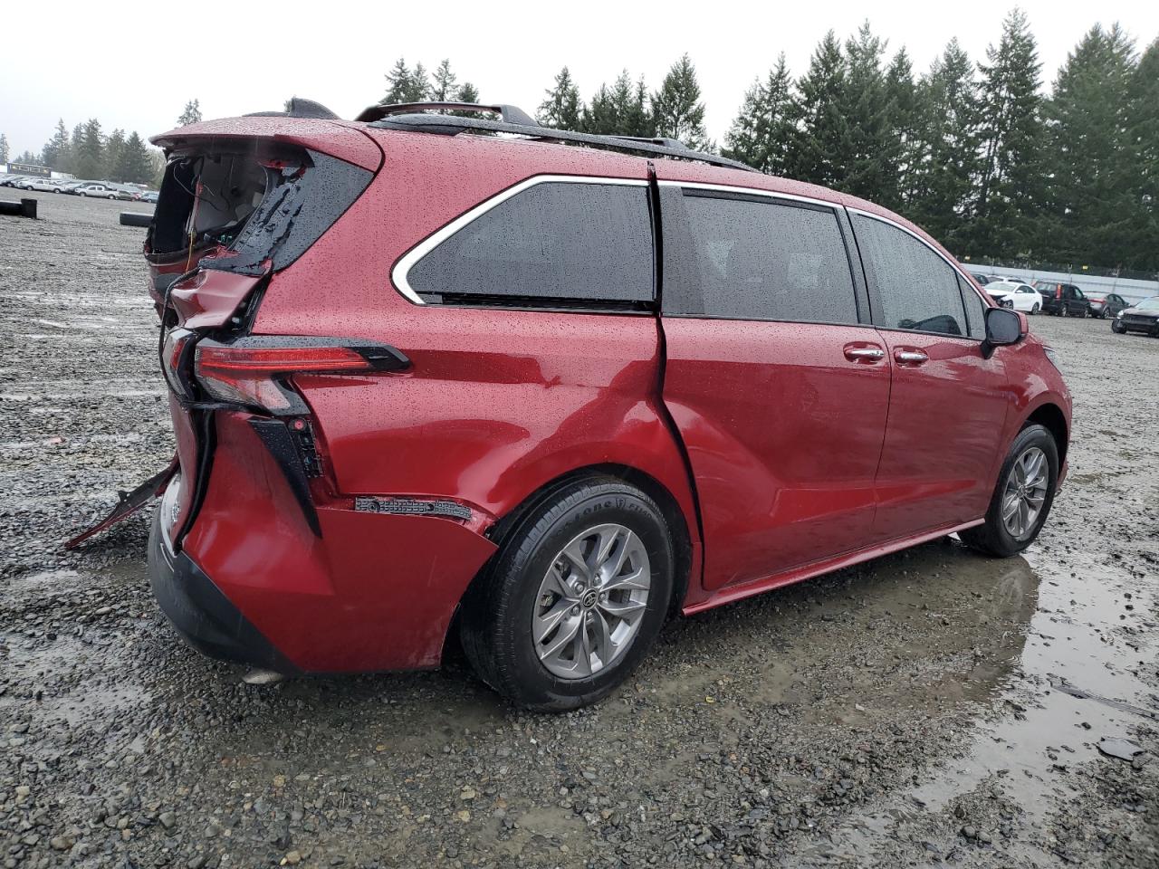 2022 TOYOTA SIENNA XLE VIN:5TDYRKEC3NS082155