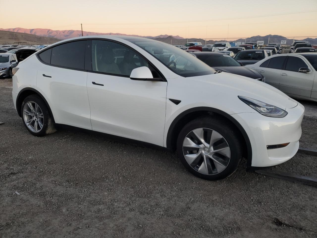 2023 TESLA MODEL Y  VIN:7SAYGDEE9PA074913