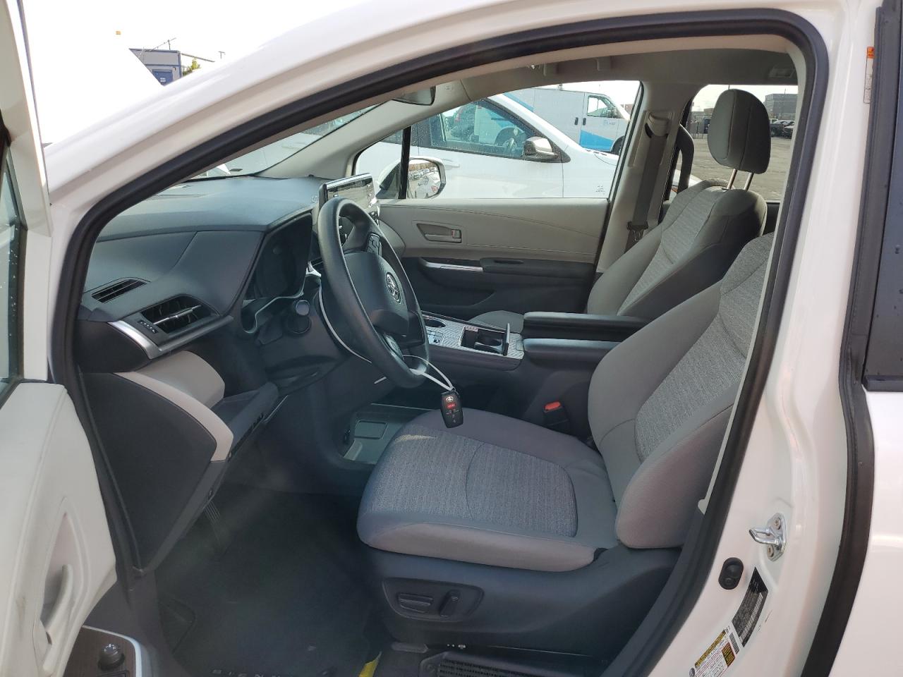 2022 TOYOTA SIENNA LE VIN:5TDKRKECXNS107428