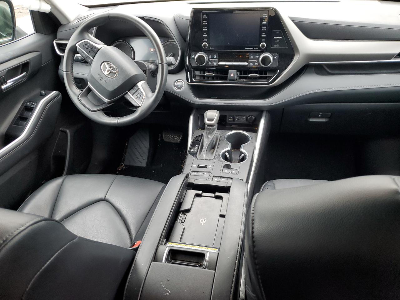 2022 TOYOTA HIGHLANDER XLE VIN:5TDGZRBH1NS578544