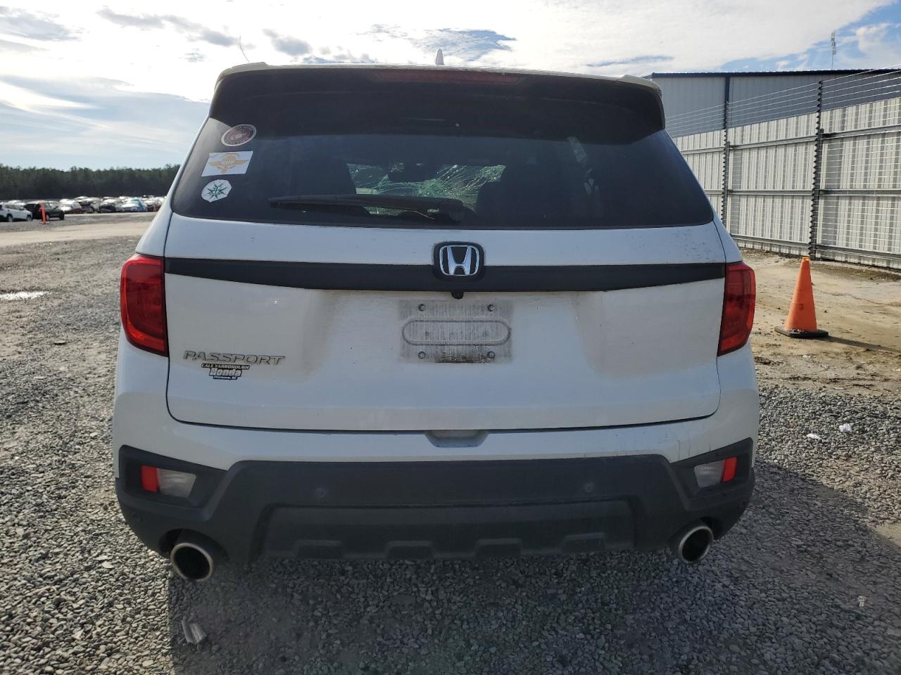 2022 HONDA PASSPORT EXL VIN:5FNYF7H52NB000729