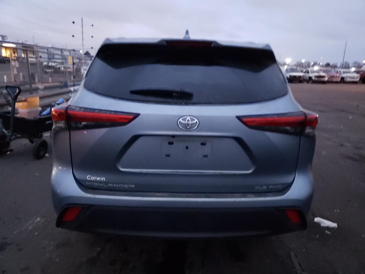 2022 TOYOTA HIGHLANDER XLE VIN:5TDGZRBHXNS199395