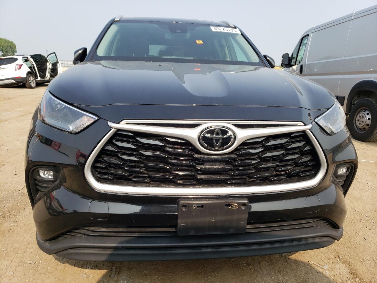 2022 TOYOTA HIGHLANDER XLE VIN:5TDHZRBH7NS567018