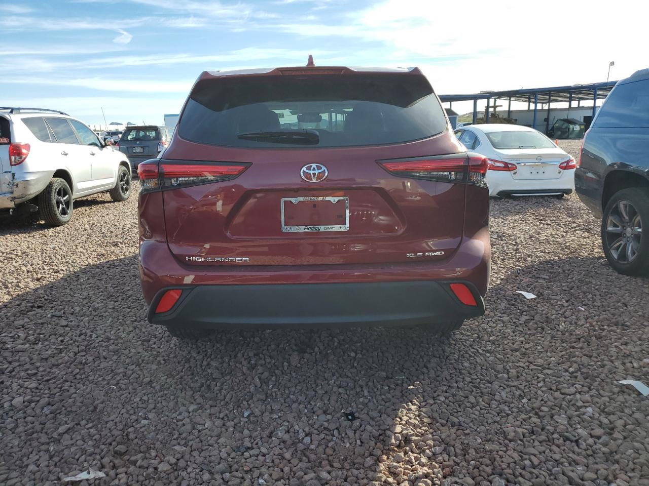 2022 TOYOTA HIGHLANDER XLE VIN:5TDHZRBH7NS577659