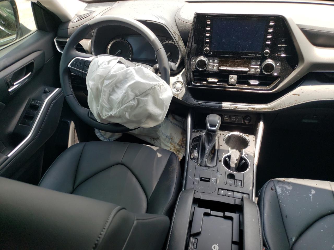 2022 TOYOTA HIGHLANDER XLE VIN:5TDGZRAHXNS132152