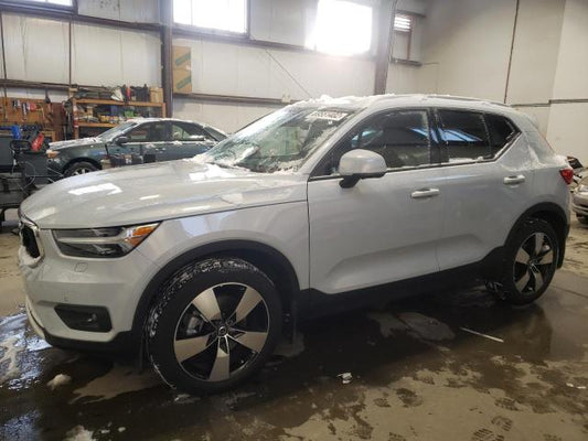 2021 VOLVO XC40 T5 MOMENTUM VIN: YV4162UK1M2518619